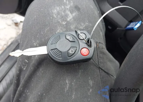 2008 Ford Escape Xlt z USA, uszkodzony, nr VIN 1FMCU931X8KE30480